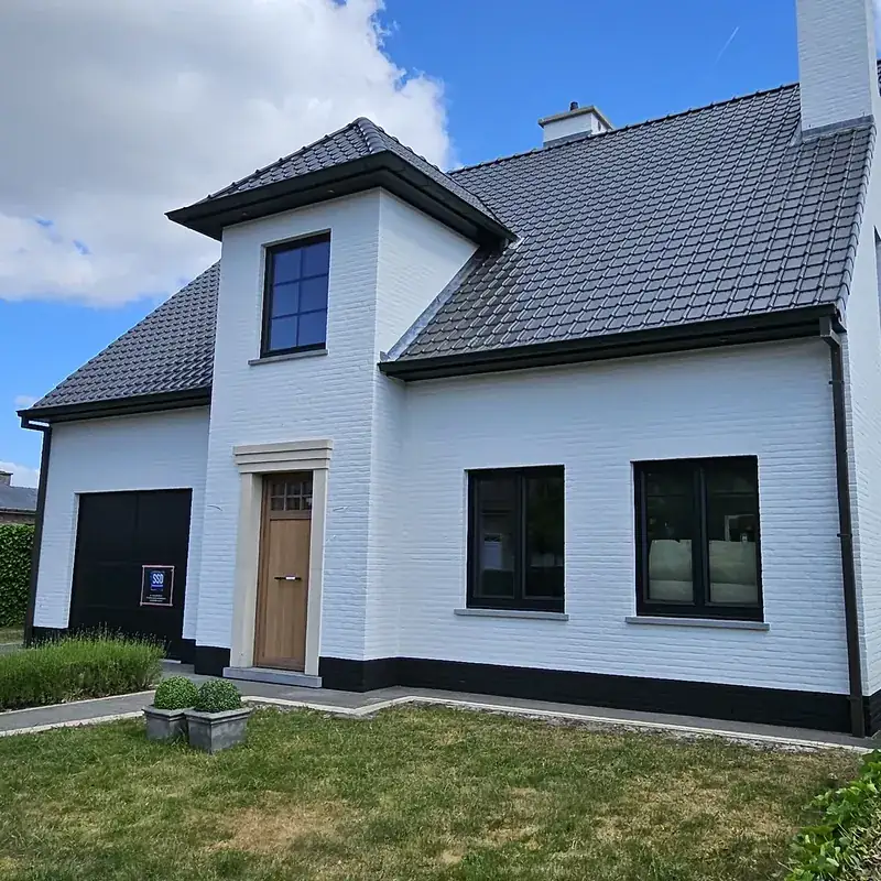 Woning met gekaleide gevel
